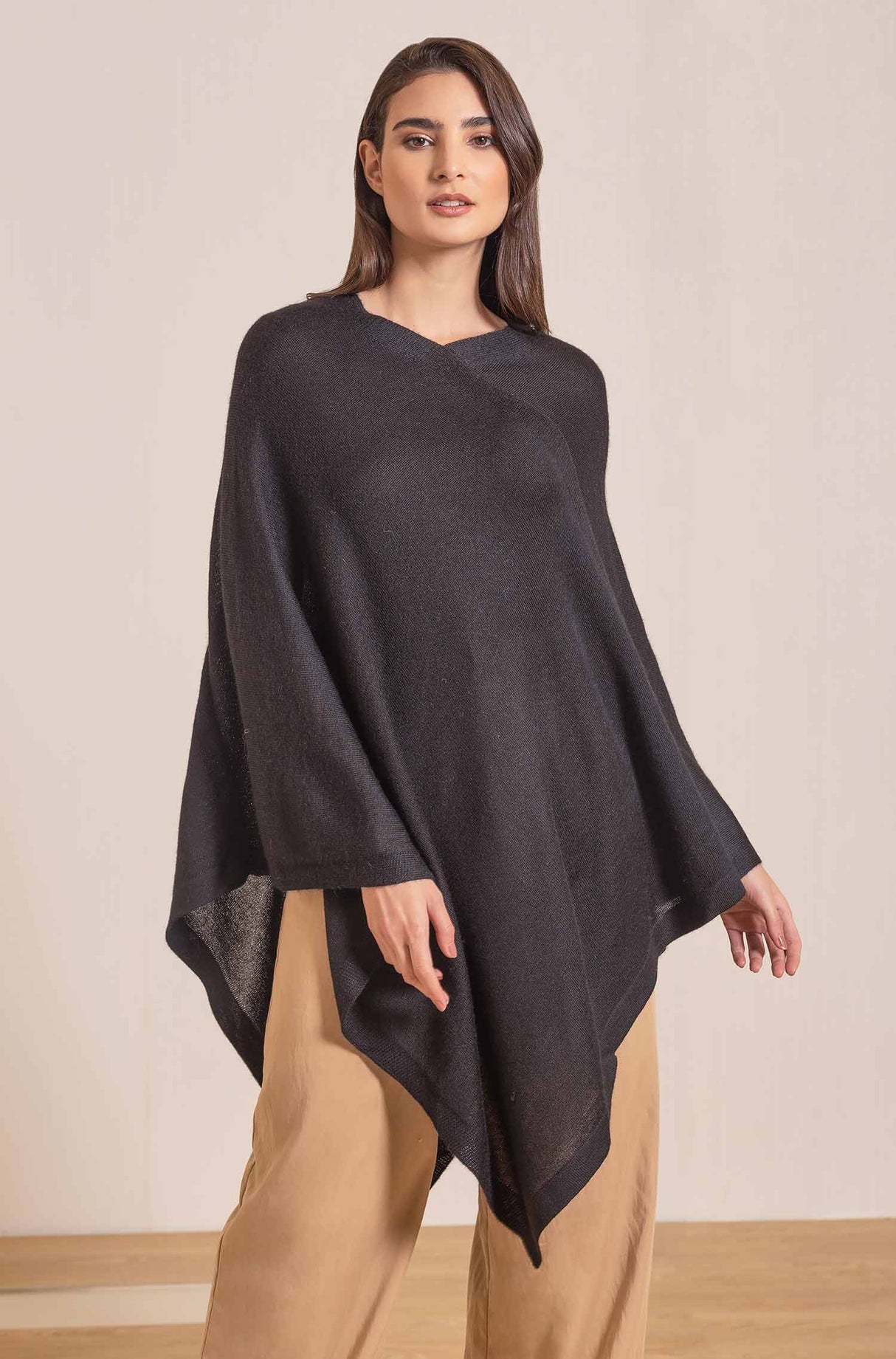 Alpaka Poncho ALMENDRA aus 100% Alpaka black one-size